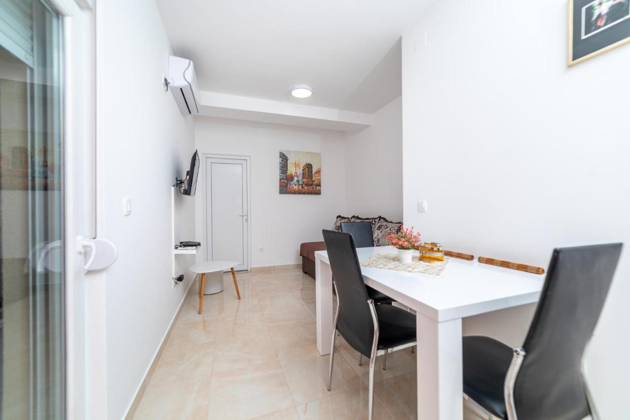Java Apartments دوبروتا المظهر الخارجي الصورة