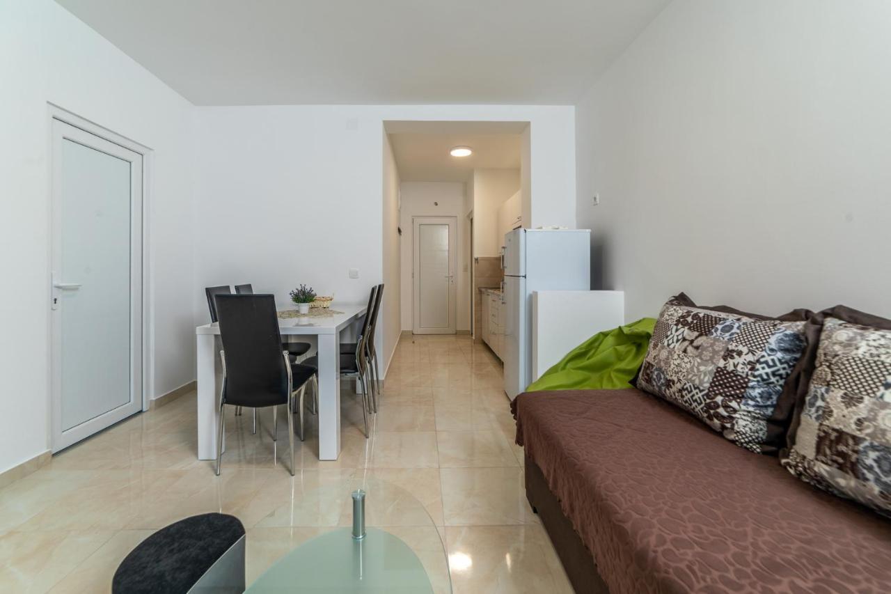 Java Apartments دوبروتا المظهر الخارجي الصورة